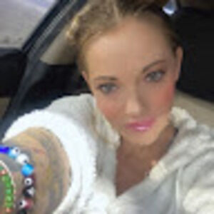 Meet your Posher, Elise